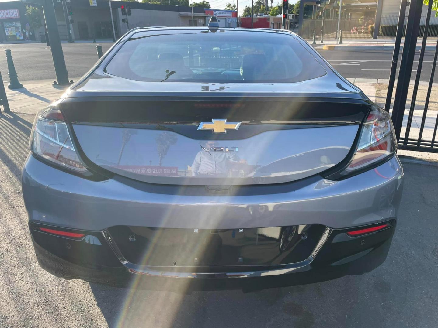 2018 DARK GRAY /BLACK Chevrolet Volt (1G1RC6S52JU) , located at 744 E Miner Ave, Stockton, CA, 95202, (209) 944-5770, 37.956863, -121.282082 - PLUS TAXES AND FEES - Photo#11